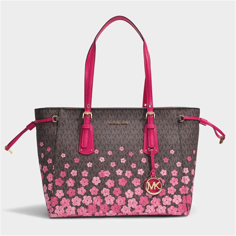 michael kors tasche voyager|michael kors zip top tote.